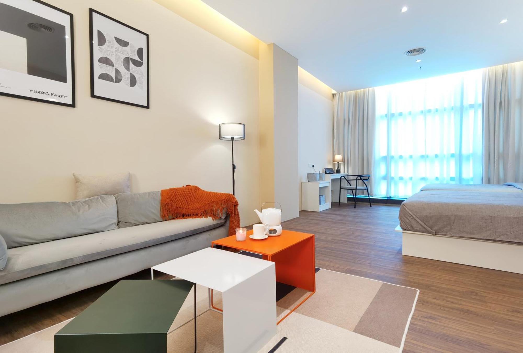 Weekly Monthly - Bangsar Trade Centre Sandstone * Kuala Lumpur